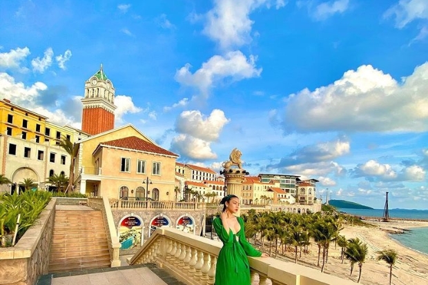 Tour Đi Bộ Dưới Biển Khám Phá Vẻ Đẹp Huyền Bí Của Đại Dương