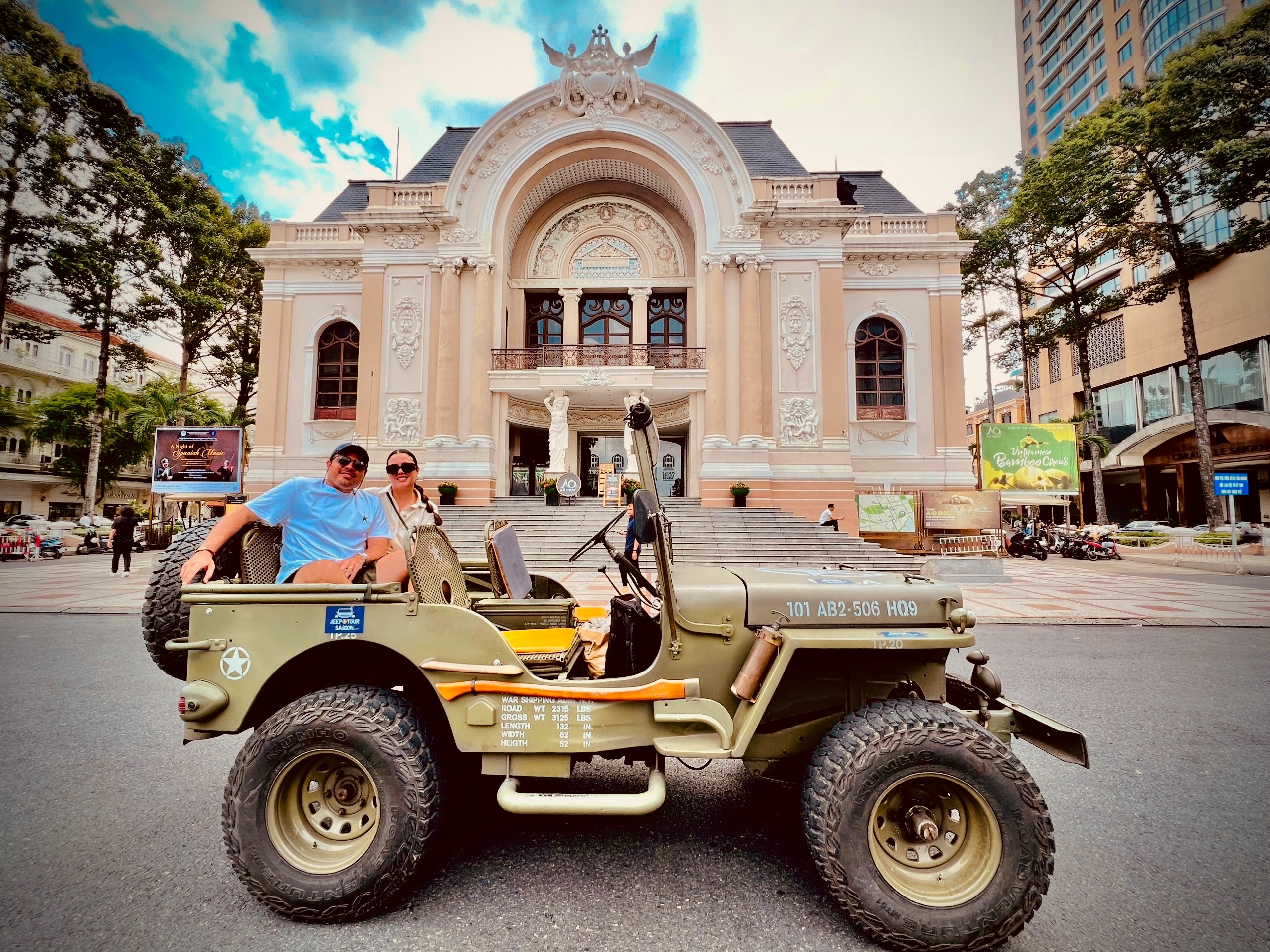 JEEP TOUR SÀI GÒN NỬA NGÀY